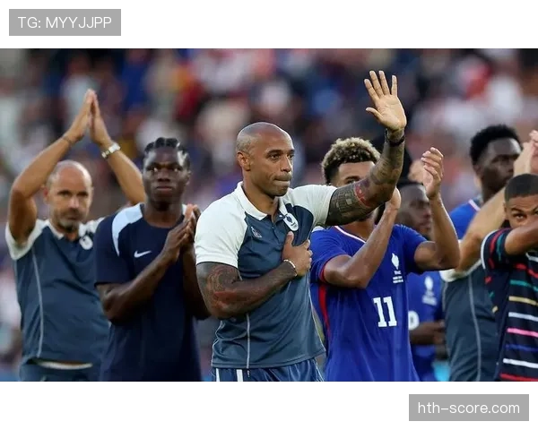 亨利闪耀世界杯赛场，成为法国队晋级关键球员