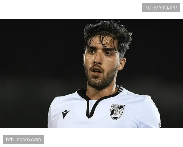 奥坎波斯延续高光表现，或成足坛新焦点