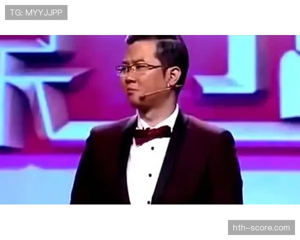 董志豪一身正装像去开发布会，手里却拎着快餐盒，这反差太好笑了